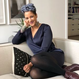 Meet your Posher, Chanel